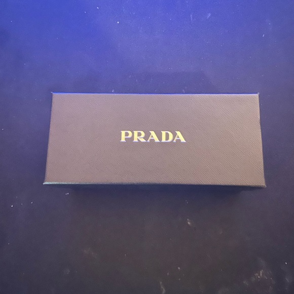 Prada sunglasses,designer brand authentic shades perfect for the summer - Picture 2 of 6